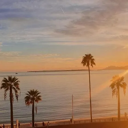 アパート Face Confort Situation Exceptionnelle アンティーブ